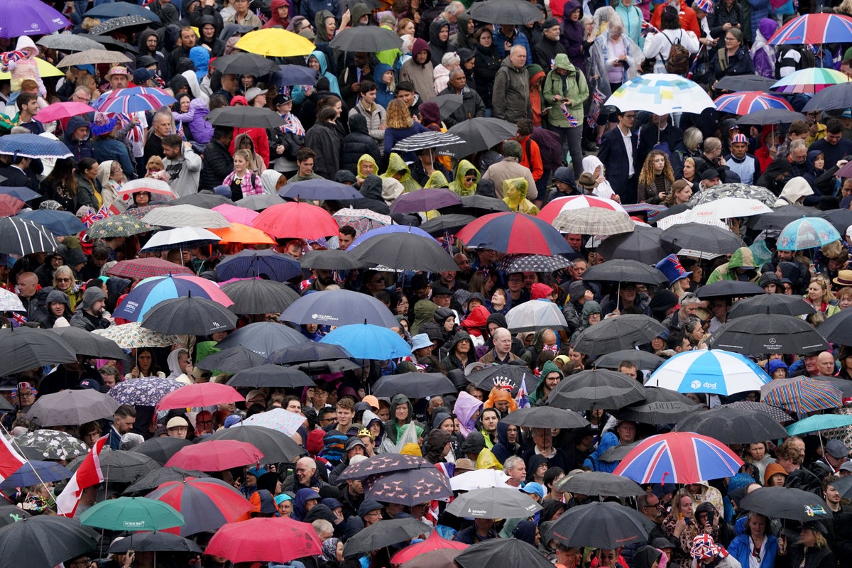 UK weather:  Temperatures set to hit 20C over coronation weekend but heavy showers to continue