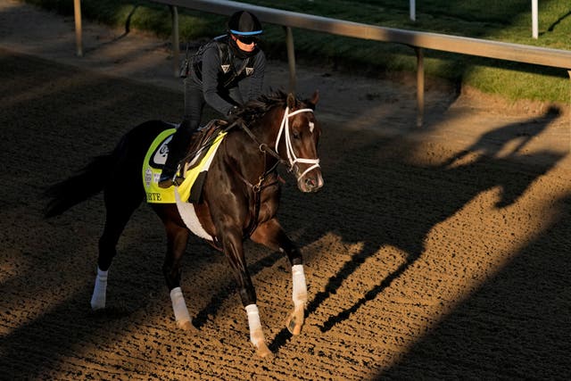 DERBY KENTUCKY-FORTE FUERA