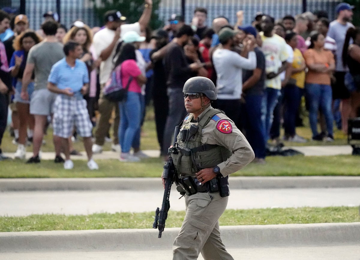 Audio reveals moment officer made frantic request for backup moments before taking down Texas mall shooter