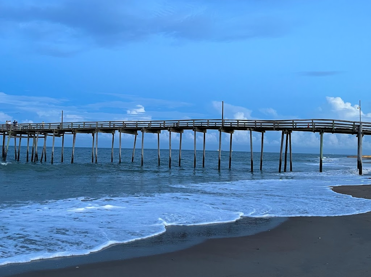 Teen killed when hole dug into sand dune collapses in North Carolina