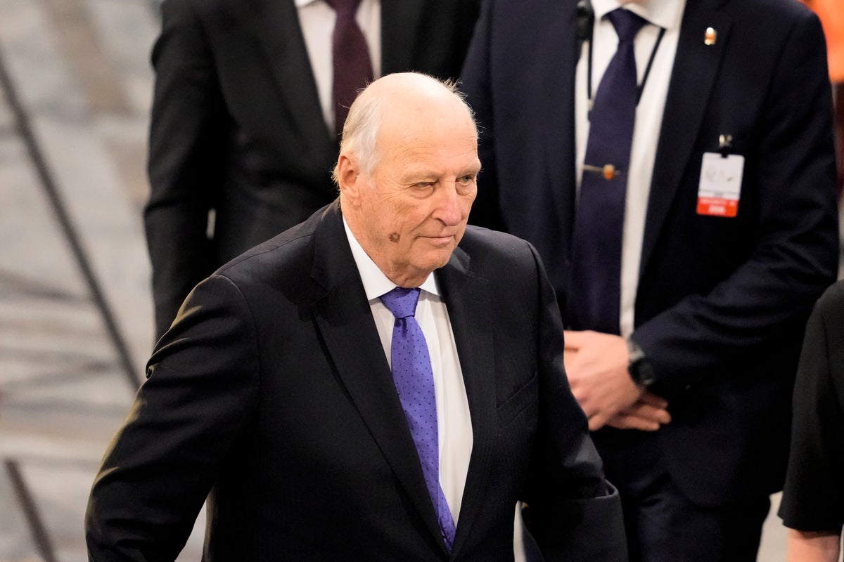 Norway’s aging king hospitalized with an infection