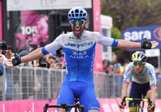 Giro d’Italia: Michael Matthews wins stage three as Remco Evenepoel extends lead