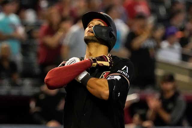 Gurriel y Thomas logran jonrones de 3 carreras; Diamondbacks vencen 6-4 a  Cachorros