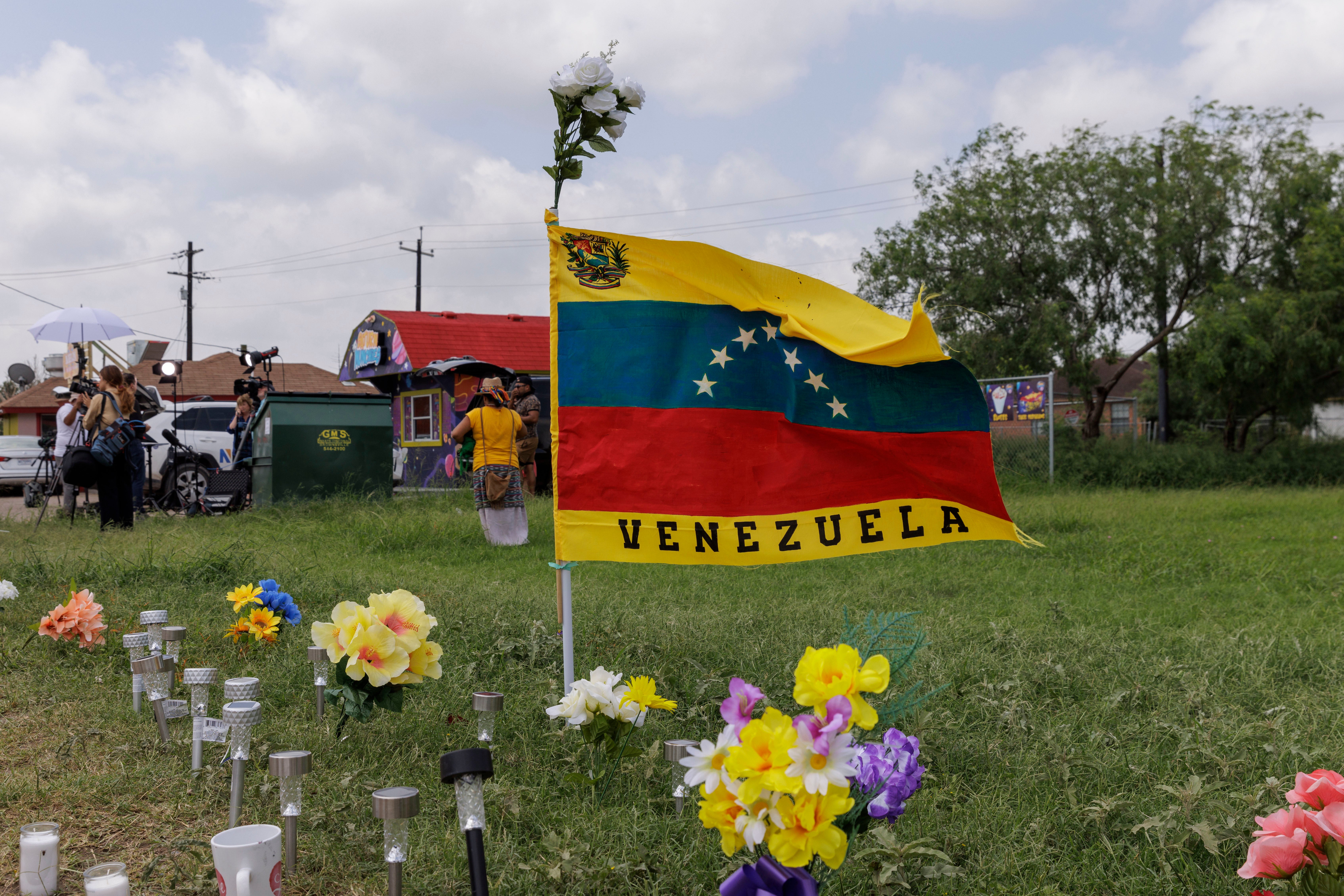 pA Venezuelan flag flies at the site of the deadly crash where 8 migrants were run over and killed yesterday waiting at a bus stop on 8 May 2023 in Brownsville, Texas/p