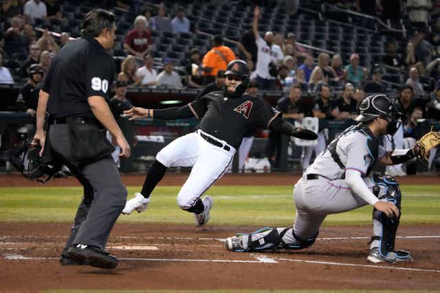 Gurriel y Thomas logran jonrones de 3 carreras; Diamondbacks vencen 6-4 a  Cachorros