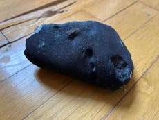 Meteorite crashes through roof of New Jersey home