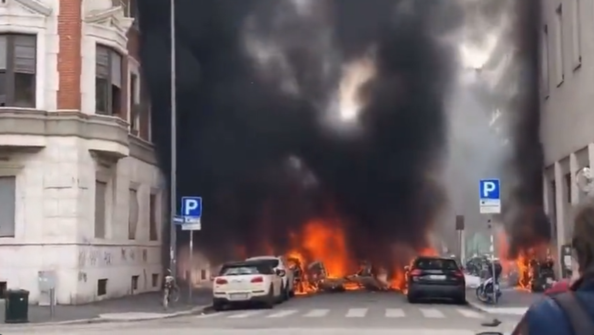 Wybuch w Mediolanie, gdzie pożar zniszczył kilka samochodów