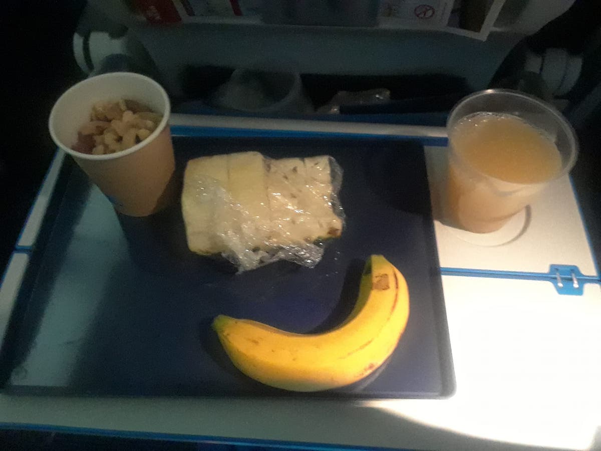 Vegan passenger given fruit and nuts on 7,400km flight