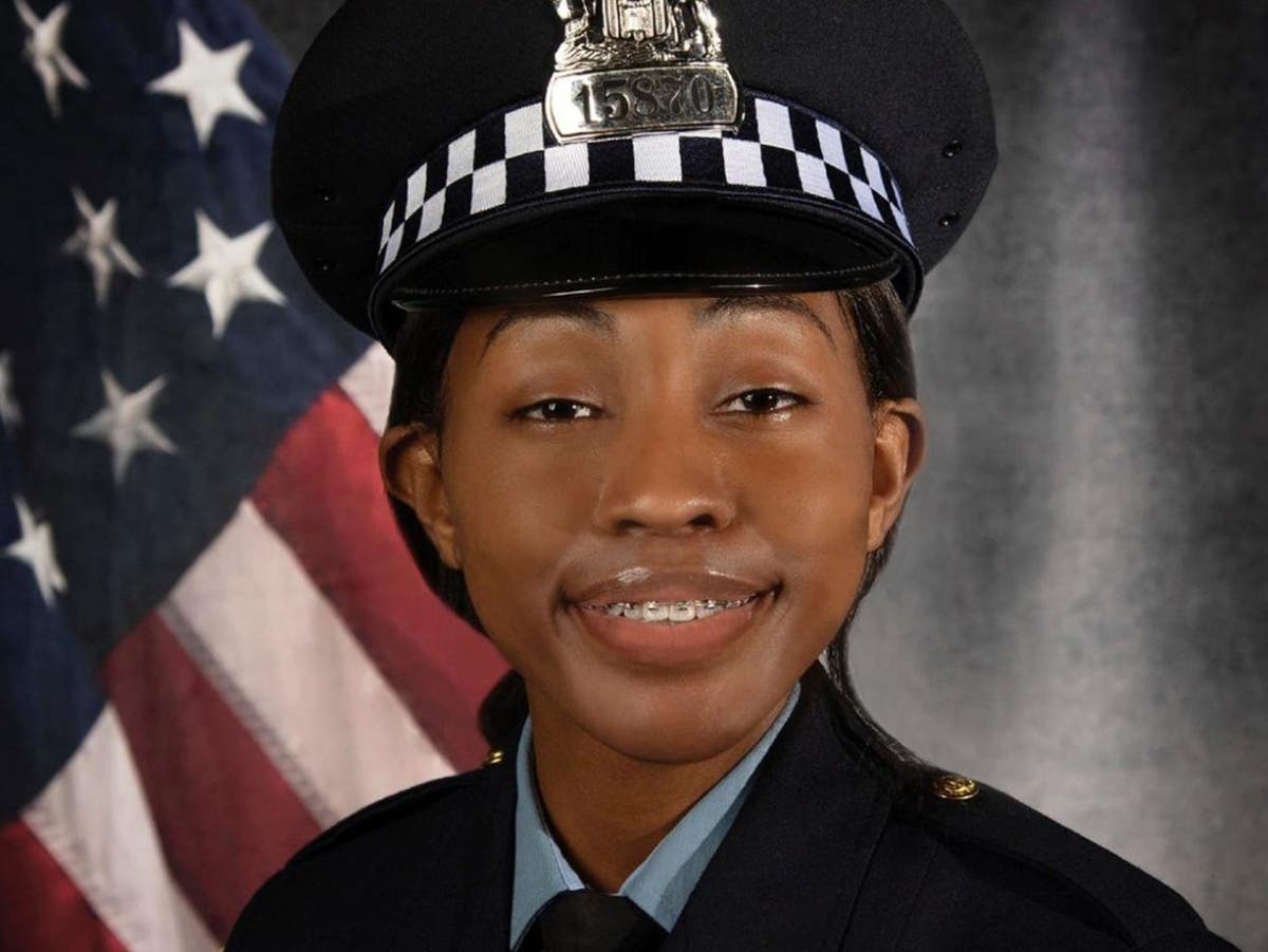 Teenagers charged in fatal shooting of Chicago police officer on her walk h...