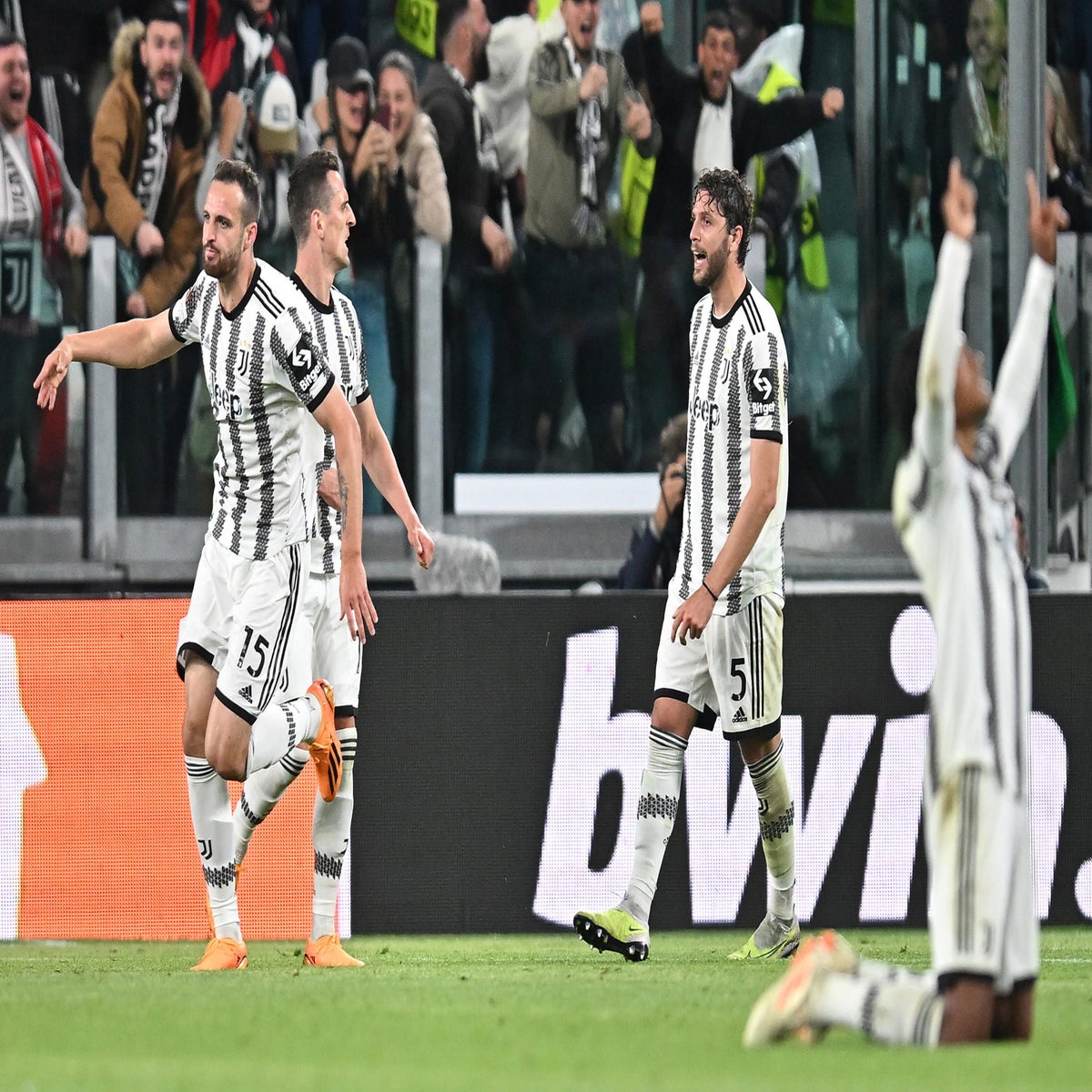 Roma e Sevilla eliminam Bayer e Juventus nas semifinais e decidem título da  Liga Europa - ISTOÉ Independente