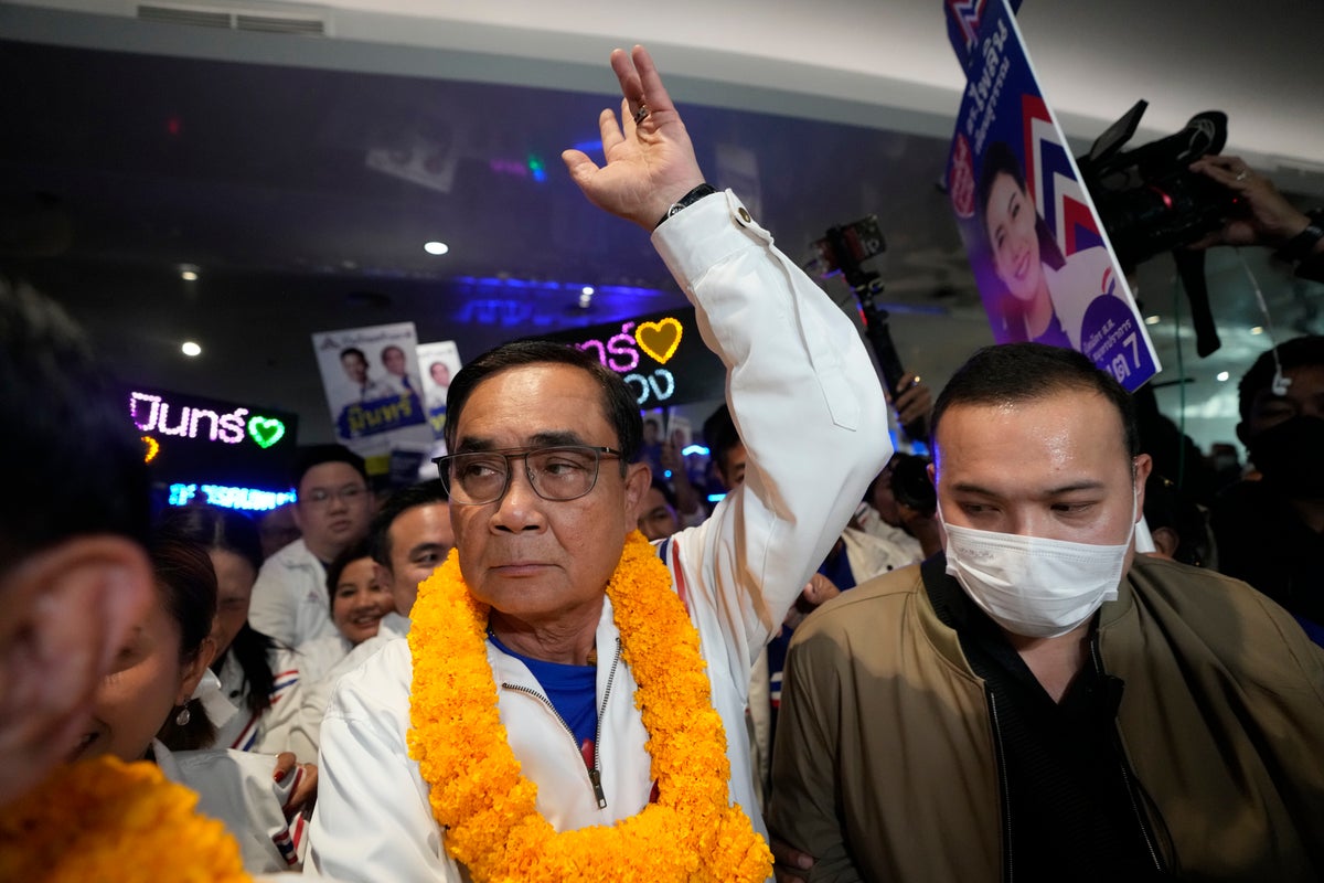 Tayland seçimleri değişim için yetki verebilir, ancak muhalefetin zaferi gücü garanti etmeyebilir