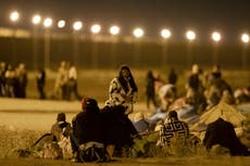 Migrants attempt to cross US-Mexico border moment Title 42 expires