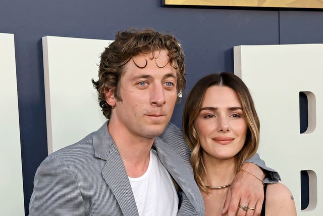 <p>The Bear’s Jeremy Allen White with Addison Timlin </p>
