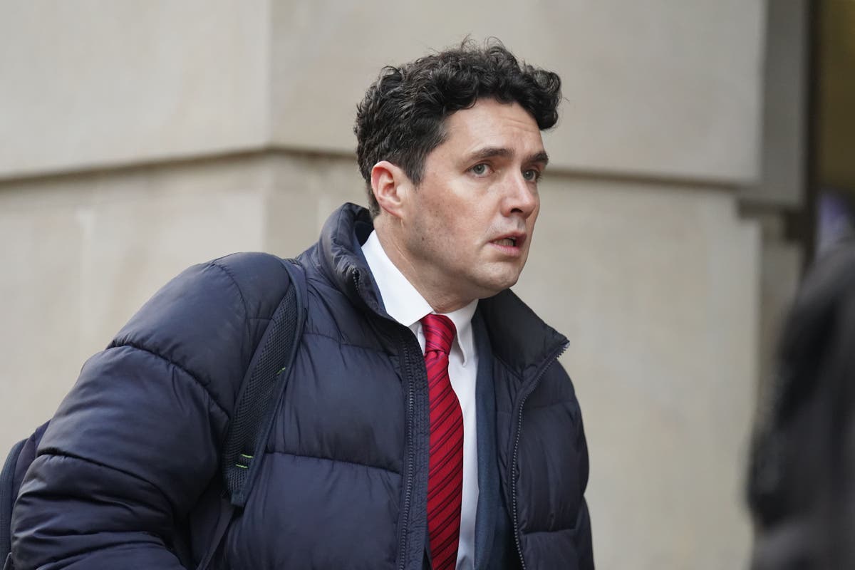 Minister &lsquo;won&rsquo;t be two-faced&rsquo; about Government policy amid asylum centre dispute