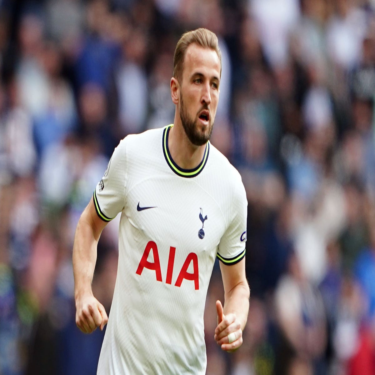 Football: Soccer-Kane an inspiration for Spurs' squad, says Mason
