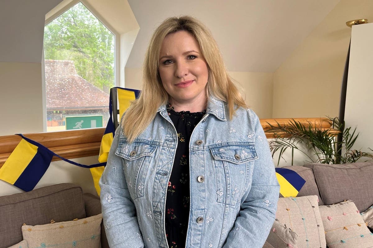 Pengungsi memuji ‘cinta dan kebaikan’ saat warga Ukraina bergabung dalam pesta menonton Eurovision