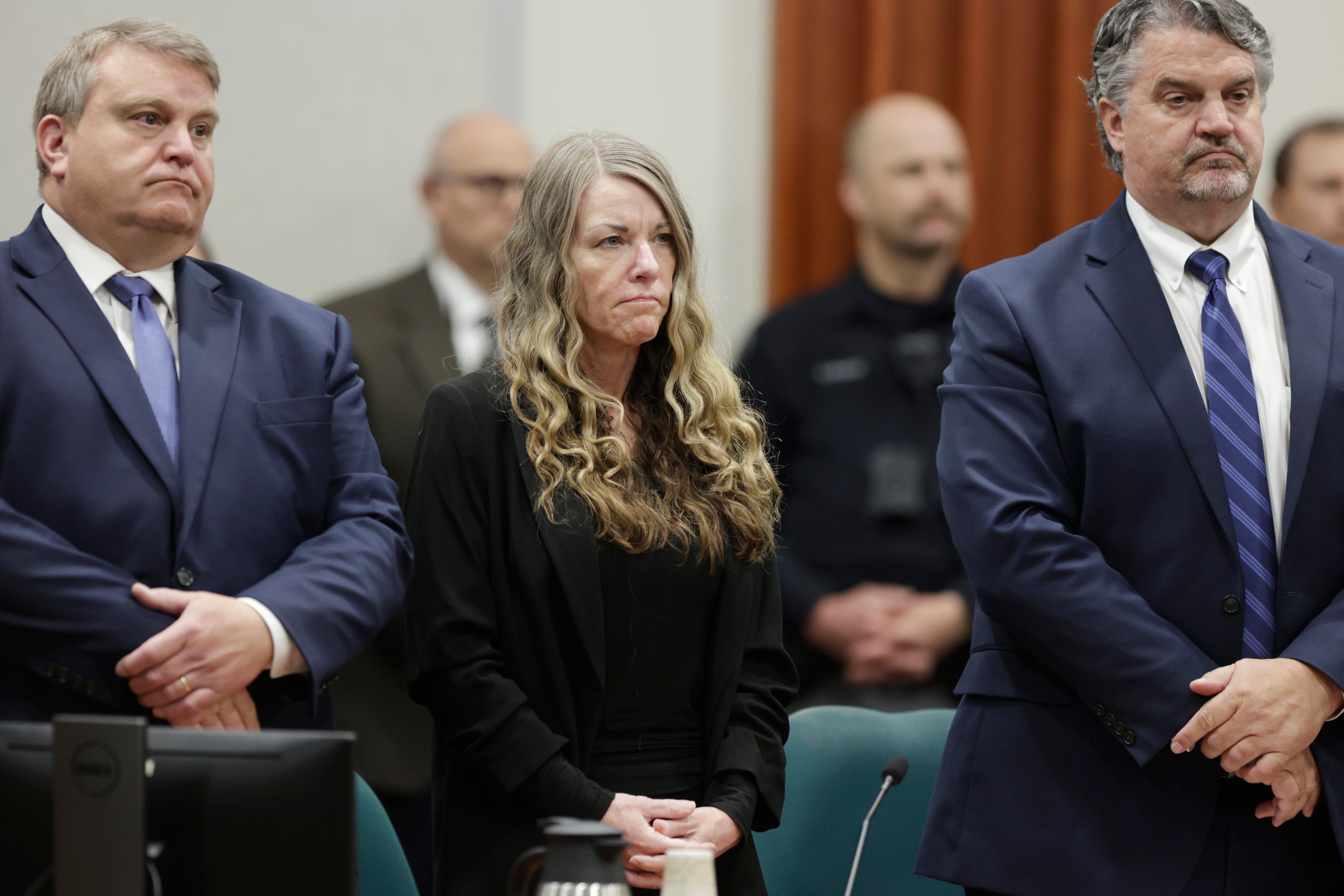 <p>Lori Vallow Daybell stands and listens as the jury's verdict is read</p>