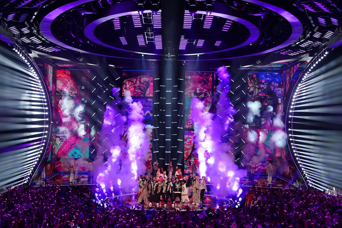 Eurovision grand final opens with appearances from Kate and Kalush Orchestra