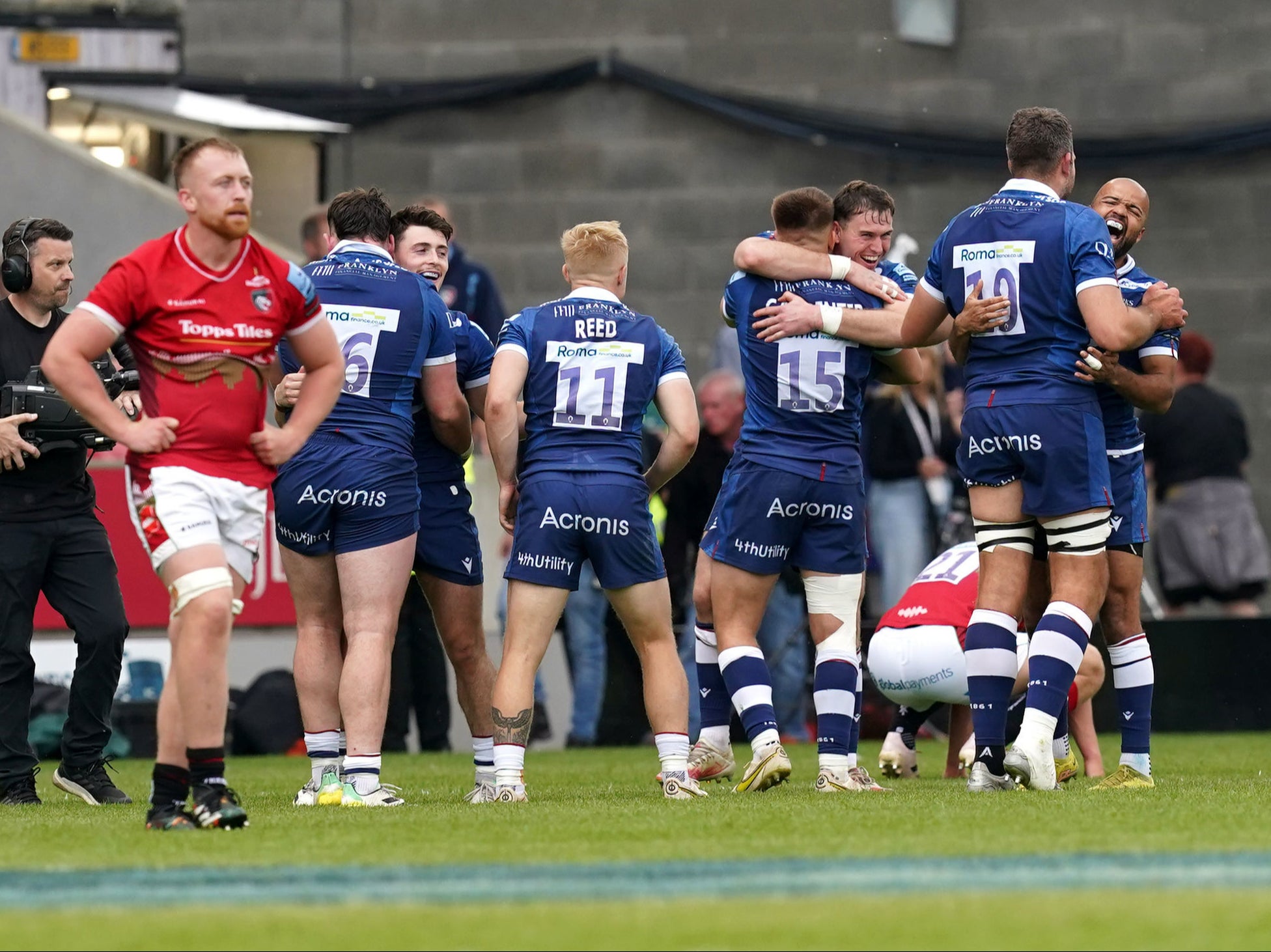 Sale Sharks battled past Leicester Tigers