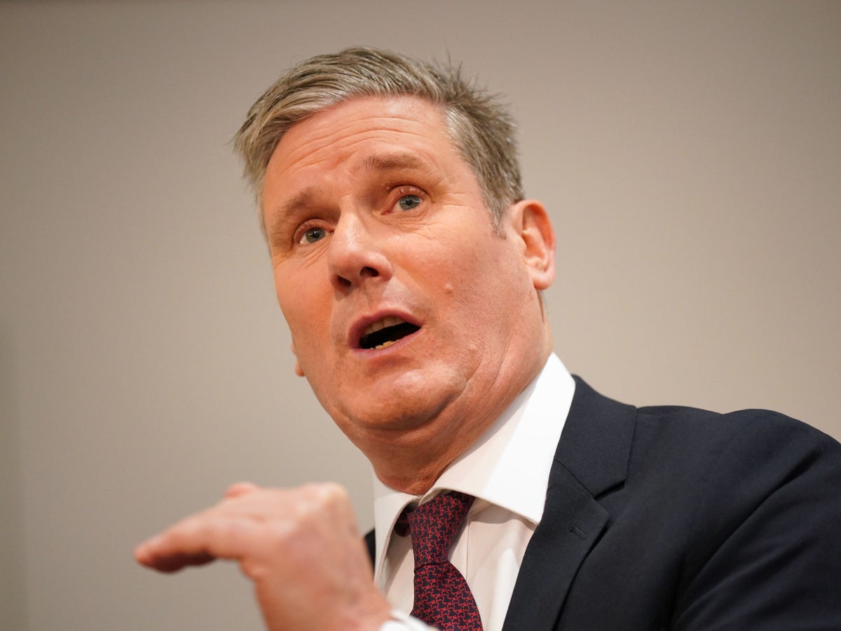 Keir Starmer calls for general election and pledges to keep taxes for workers ‘as low as we can’