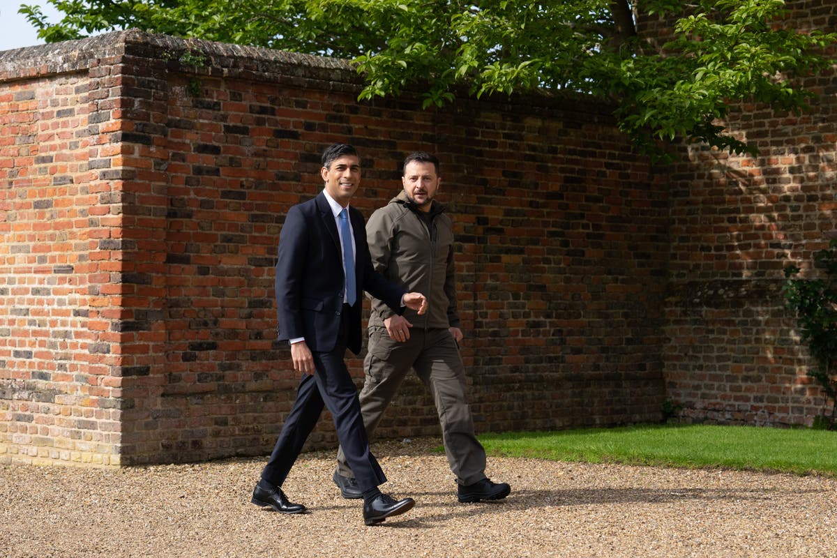 Zelensky meets Sunak for talks as UK promises extra military aid for Ukraine