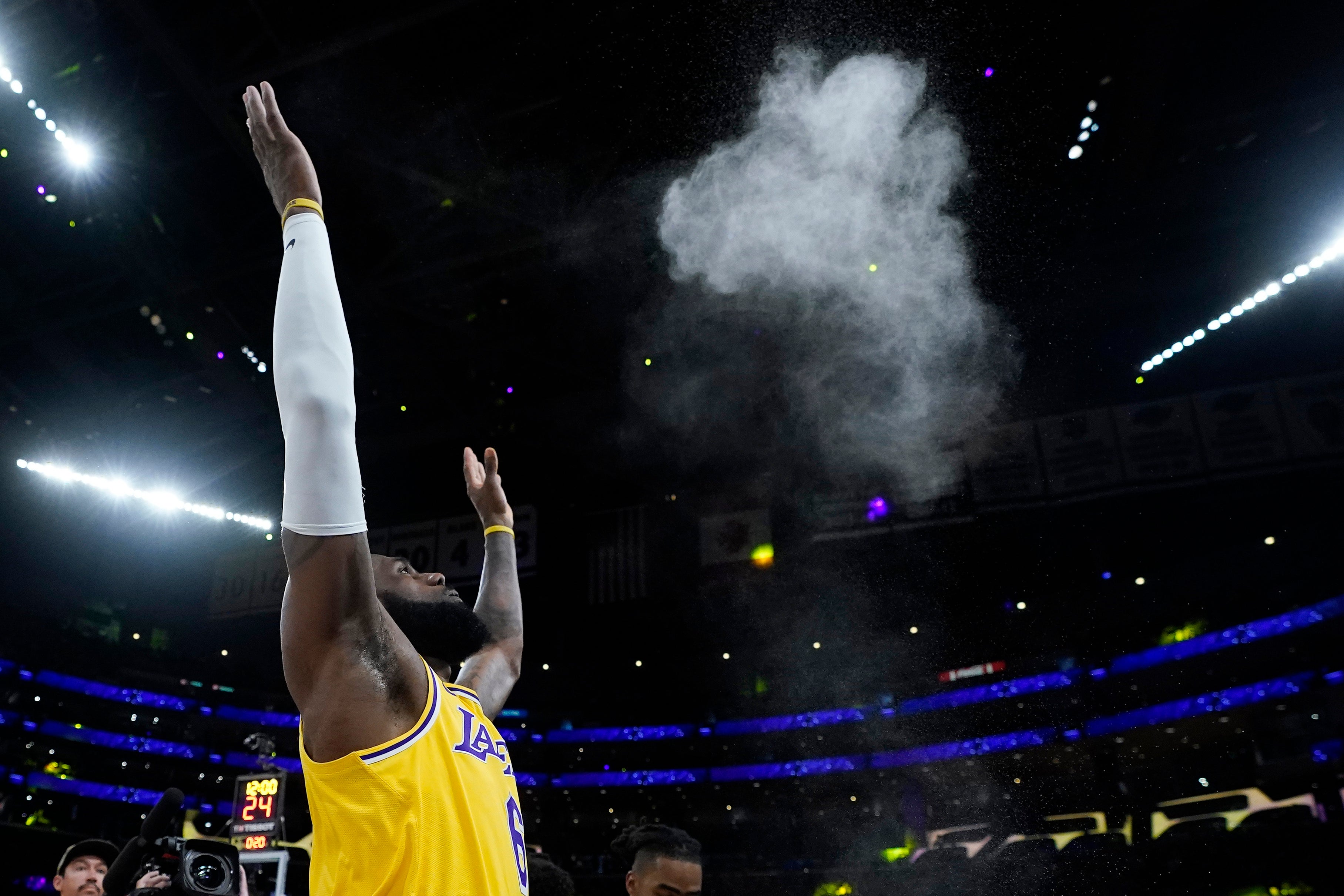 LAKERS-LEBRON ETERNO