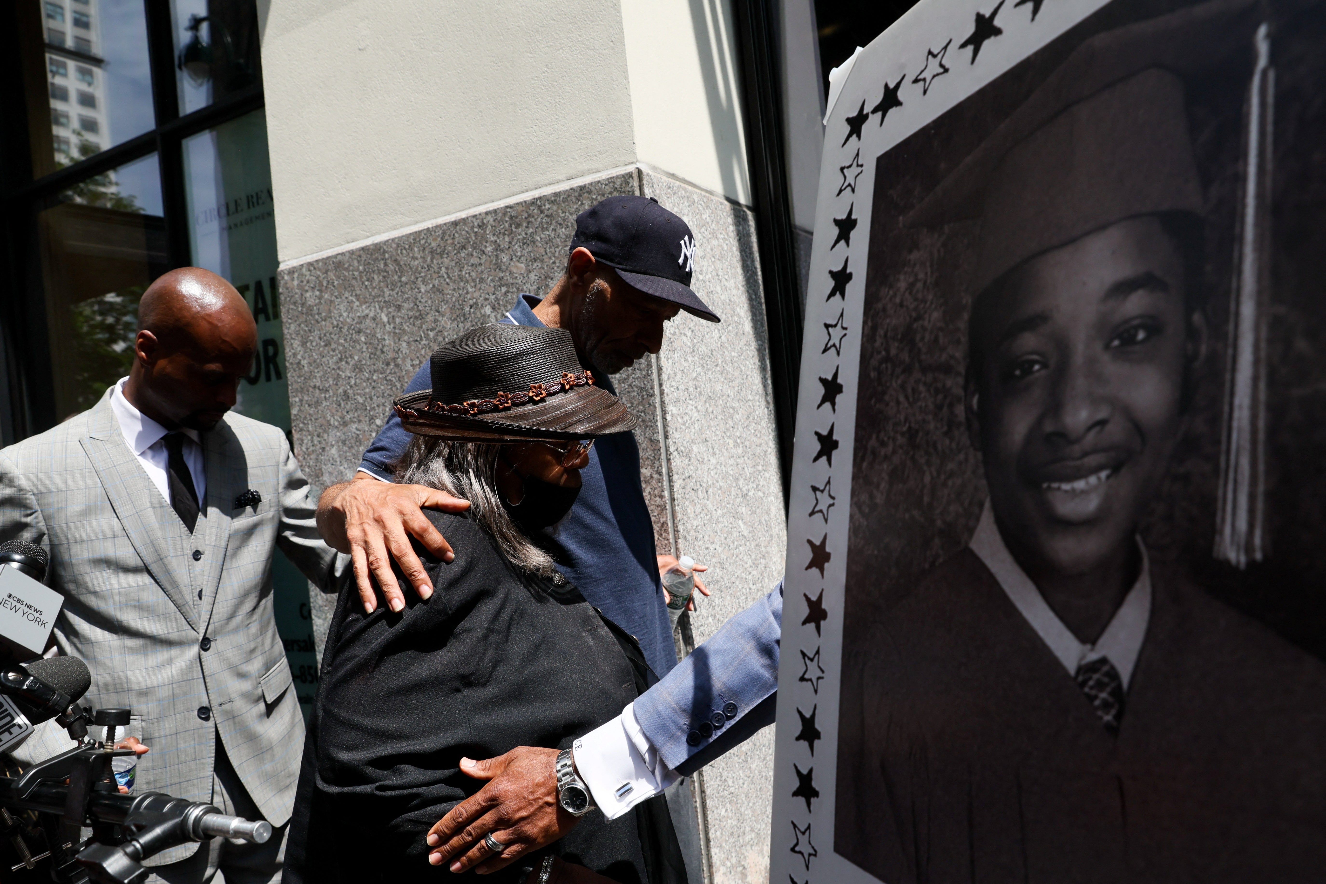 Relatives of Jordan Neely attend his funeral