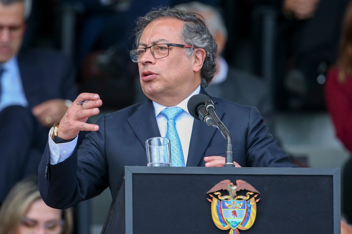 Colombian rebel leader says peace talks are on pause