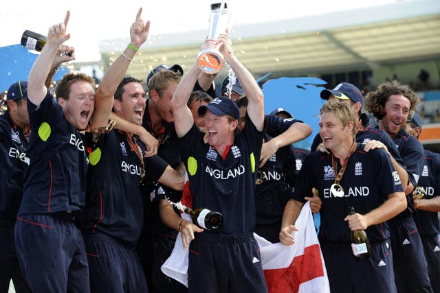 England captain Paul Collingwood (centre) lifts the ICC World Twenty20 trophy (Rebecca Naden/PA)