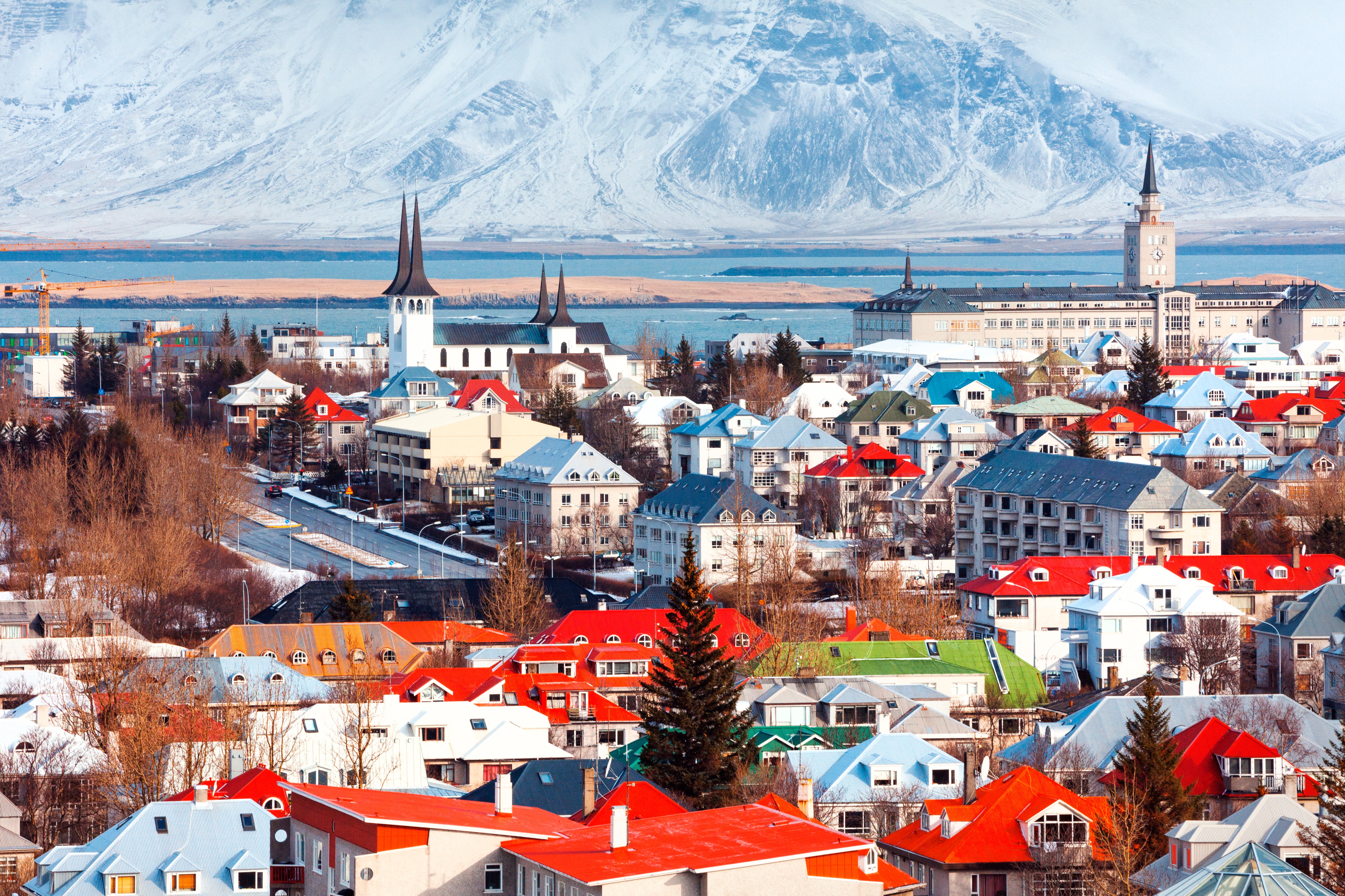 Visit the cityscape of 搁别测办箩补惫í办, Iceland