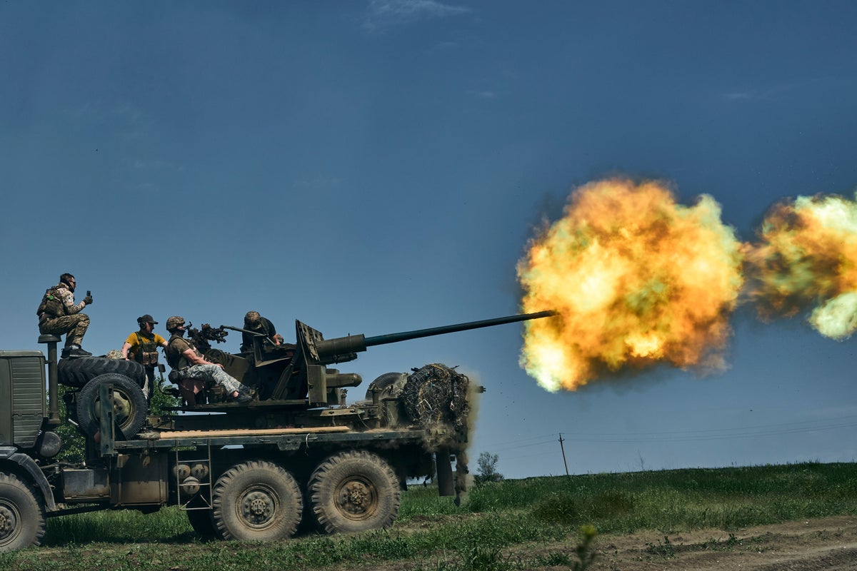Ukraine-Russia war – live: Kyiv forces ‘reclaim significant ground around Bakhmut’