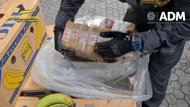 ITALIA-COCAÍNA-BANANAS