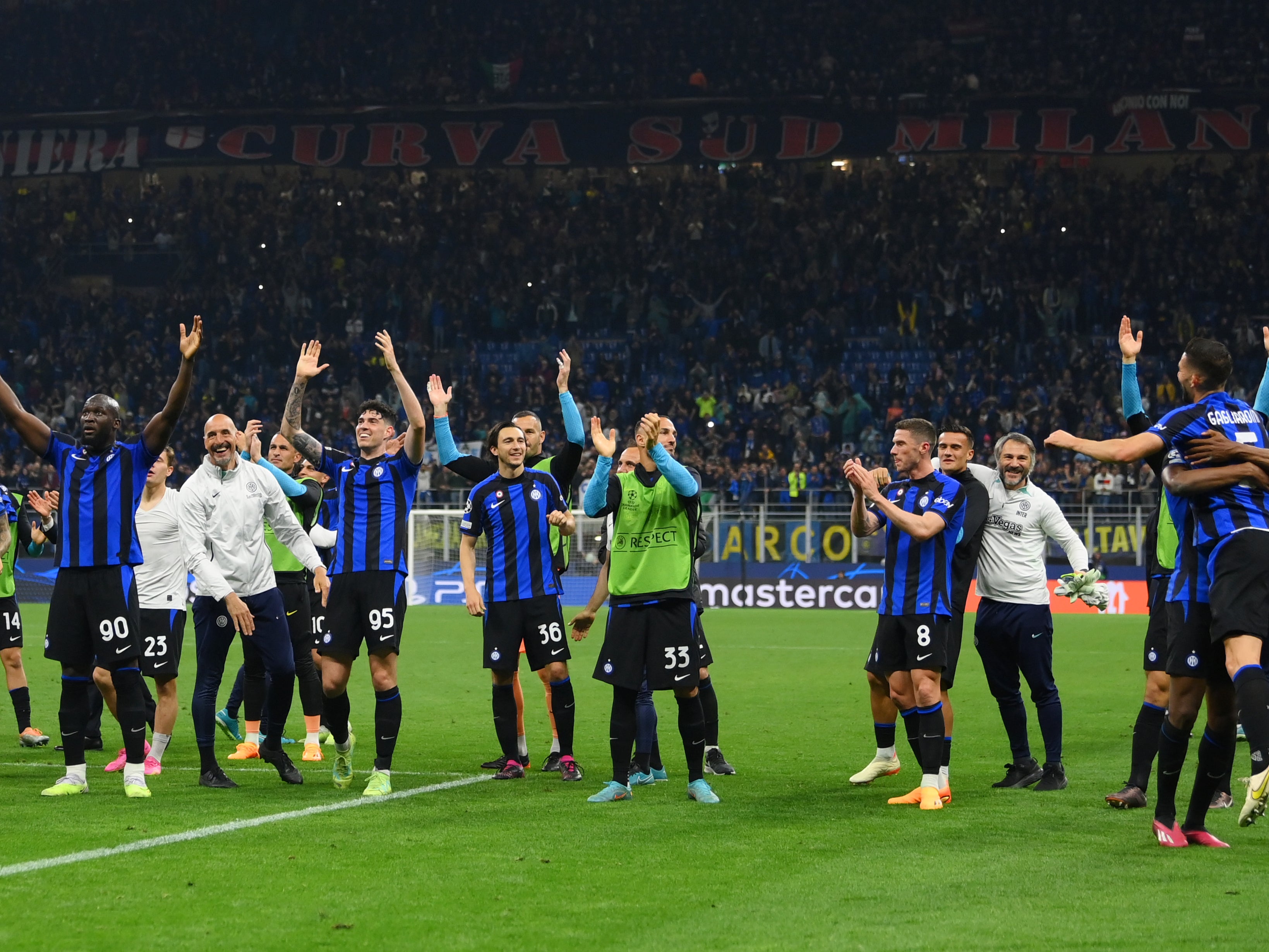 Inter sai na frente e abre vantagem contra o Milan na Champions