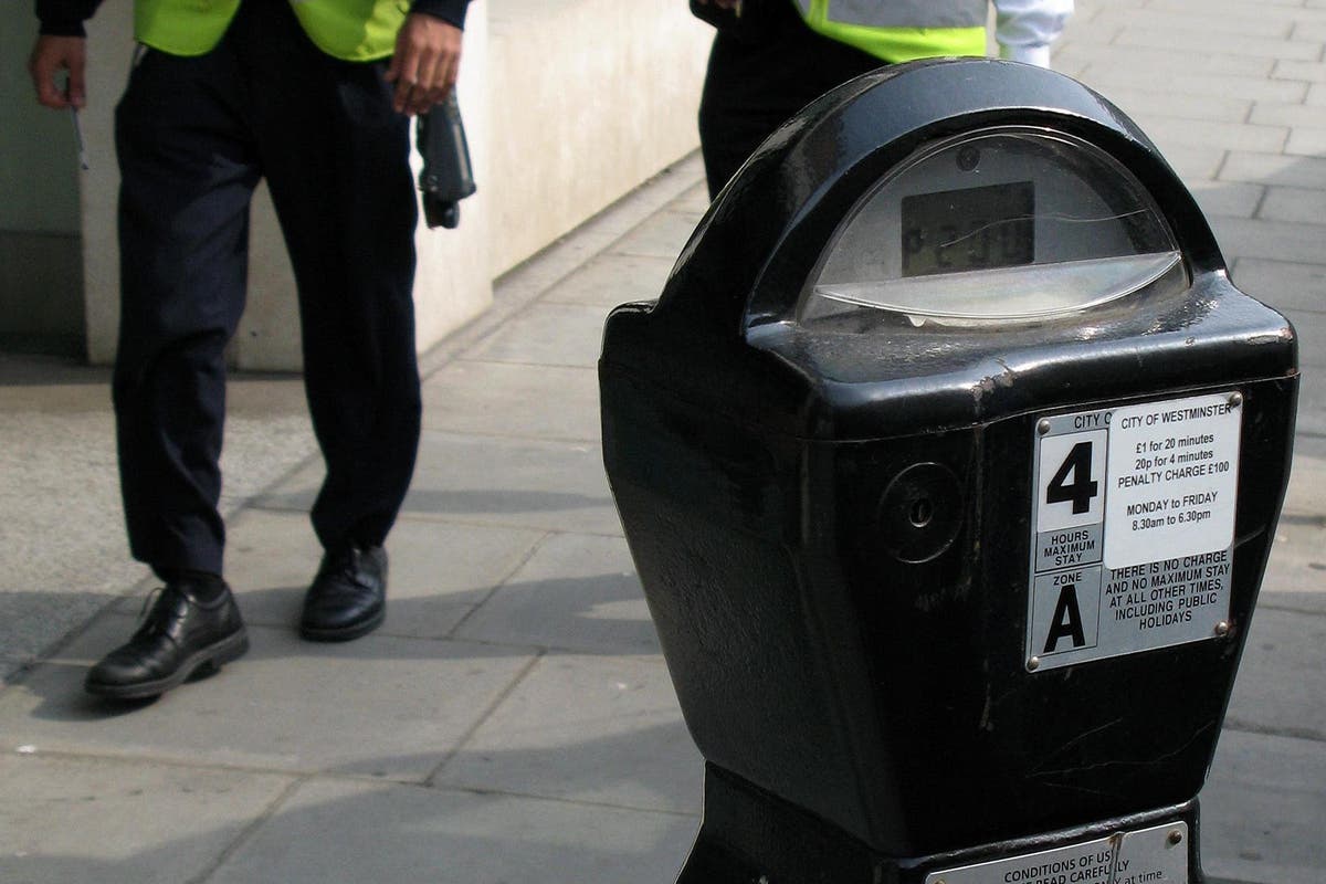 Traffic wardens to stage six-day strike during Chelsea Flower Show