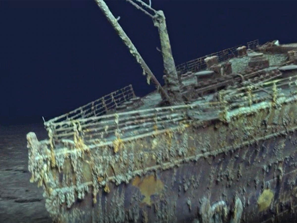 Missing Titanic shipwreck sub faces race against time