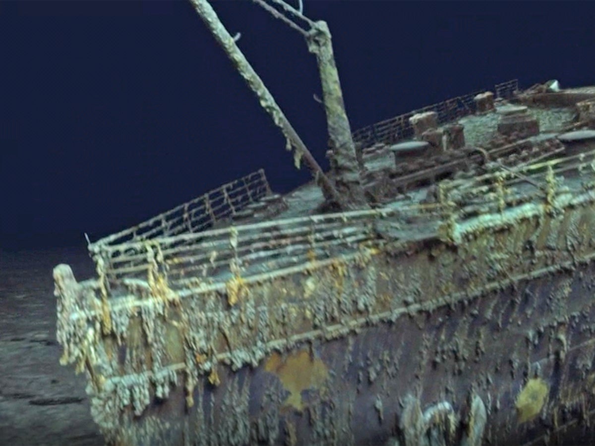 A day without contact and crew members aboard. Missing Titanic shipwreck sub faces race against time