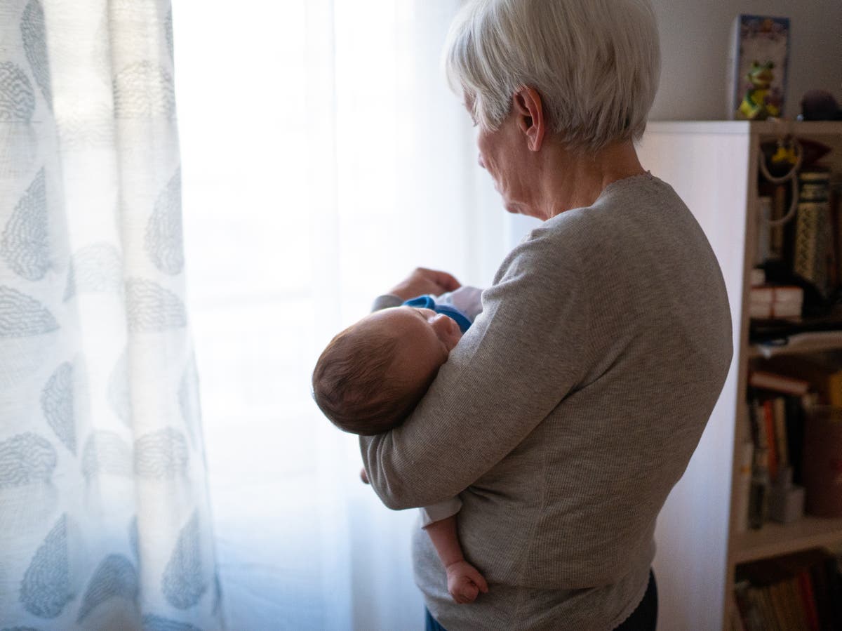 Grandmother praised for refusing to babysit daughter’s newborn unless she’s paid $20 an hour Grandmother praised for refusing to babysit daughter’s newborn unless she’s paid $20 an hour