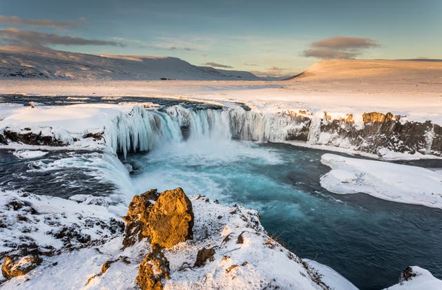 <p>With the pound rising against the Icelandic krona, visiting Godafoss Falls looks even more exciting </p>