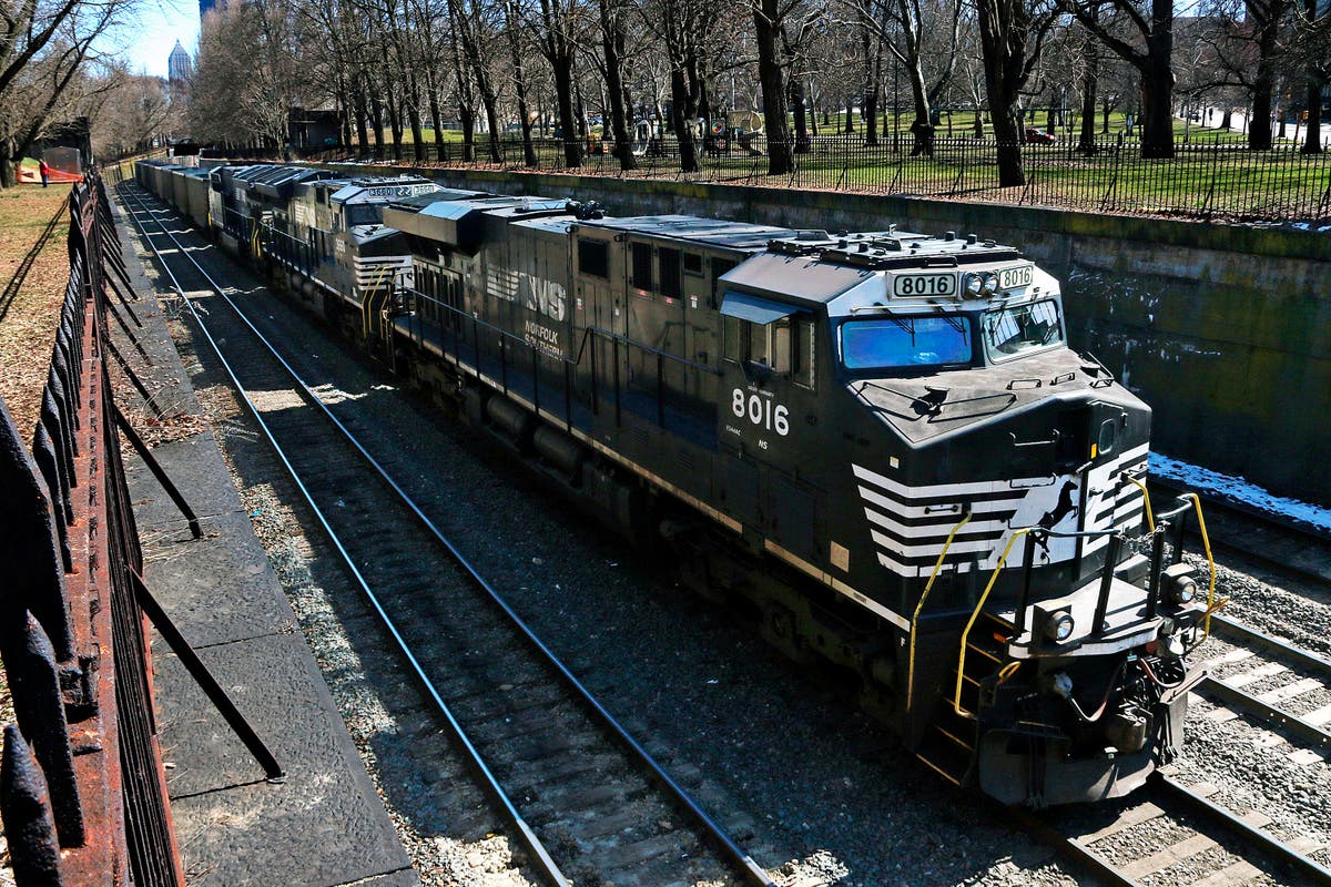 Serikat Insinyur Kereta Api Mencapai Perjanjian Waktu Sakit Pertama Dengan Norfolk Southern Railroad