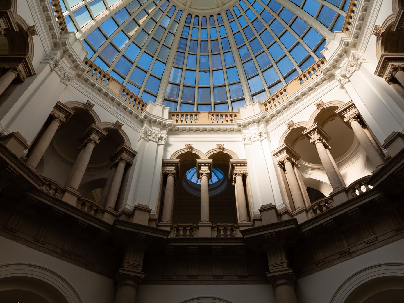 <p>Sky’s the limit: the Members Room ceiling at Tate Britain</p>