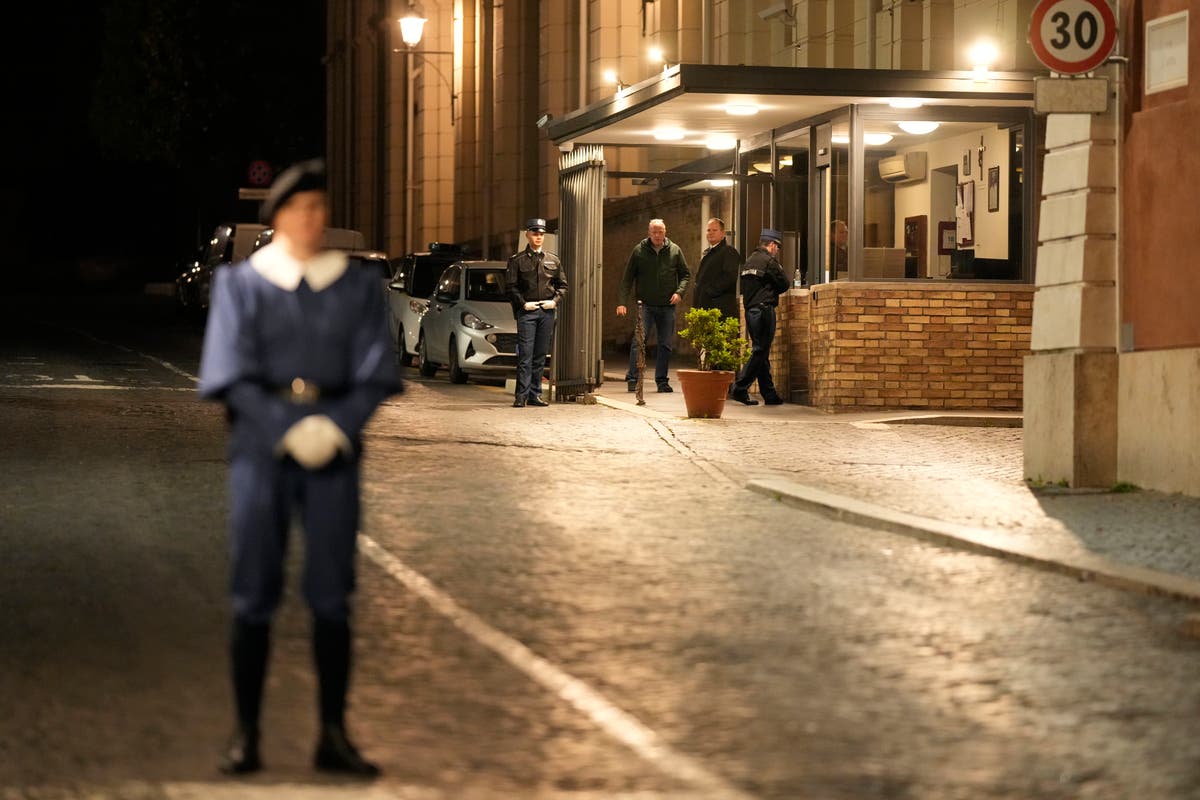 Man who rushed Vatican City gate sent for psychiatric care at nearby