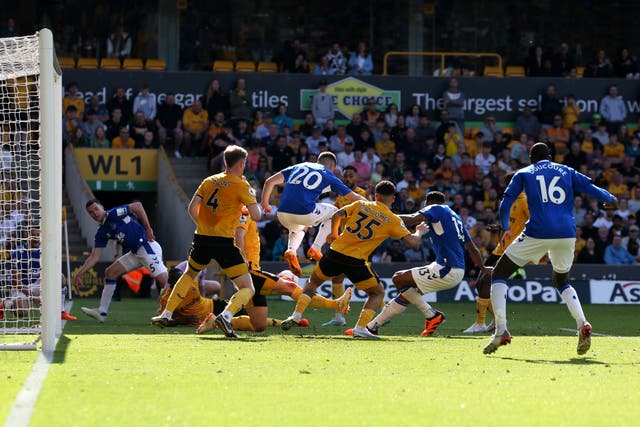 Everton’s Yerry Mina (second right) scored a late equaliser at Wolves (Barrington Coombs/PA)