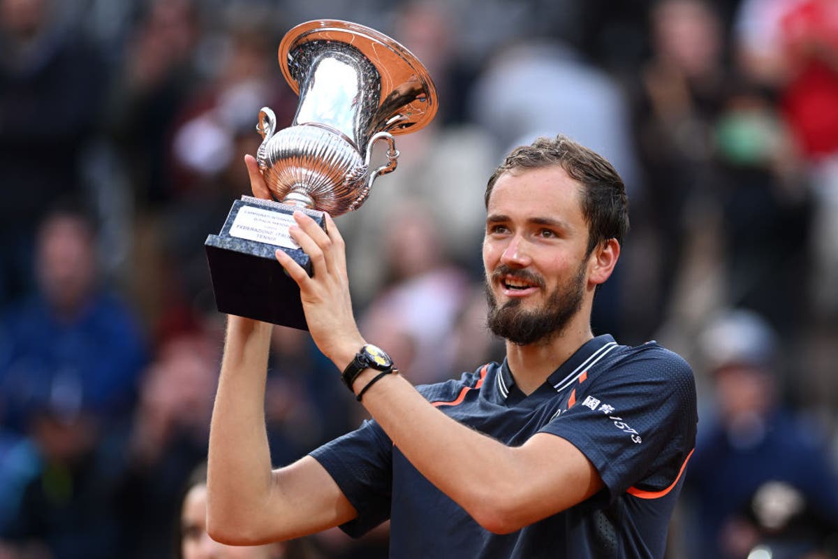 Da 'hater' a campione: Daniil Medvedev vince sulla terra battuta e vince l'Open d'Italia