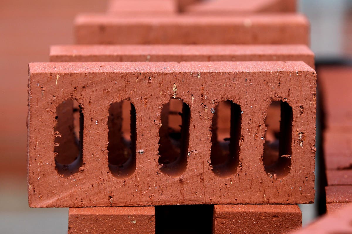 Off-plan property sales slide amid squeeze on investors &ndash; index