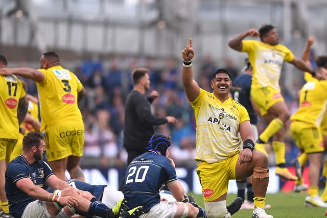 <p>Will Skelton and La Rochelle celebrate after beating Leinster in Dublin </p>