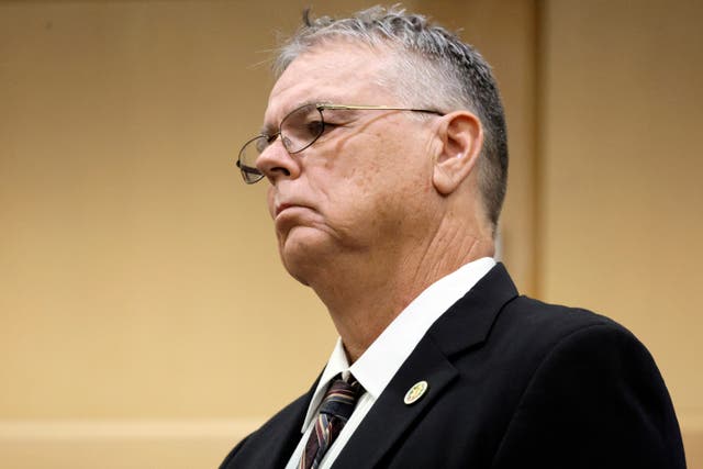 <p>Scot Peterson is seen in court </p>