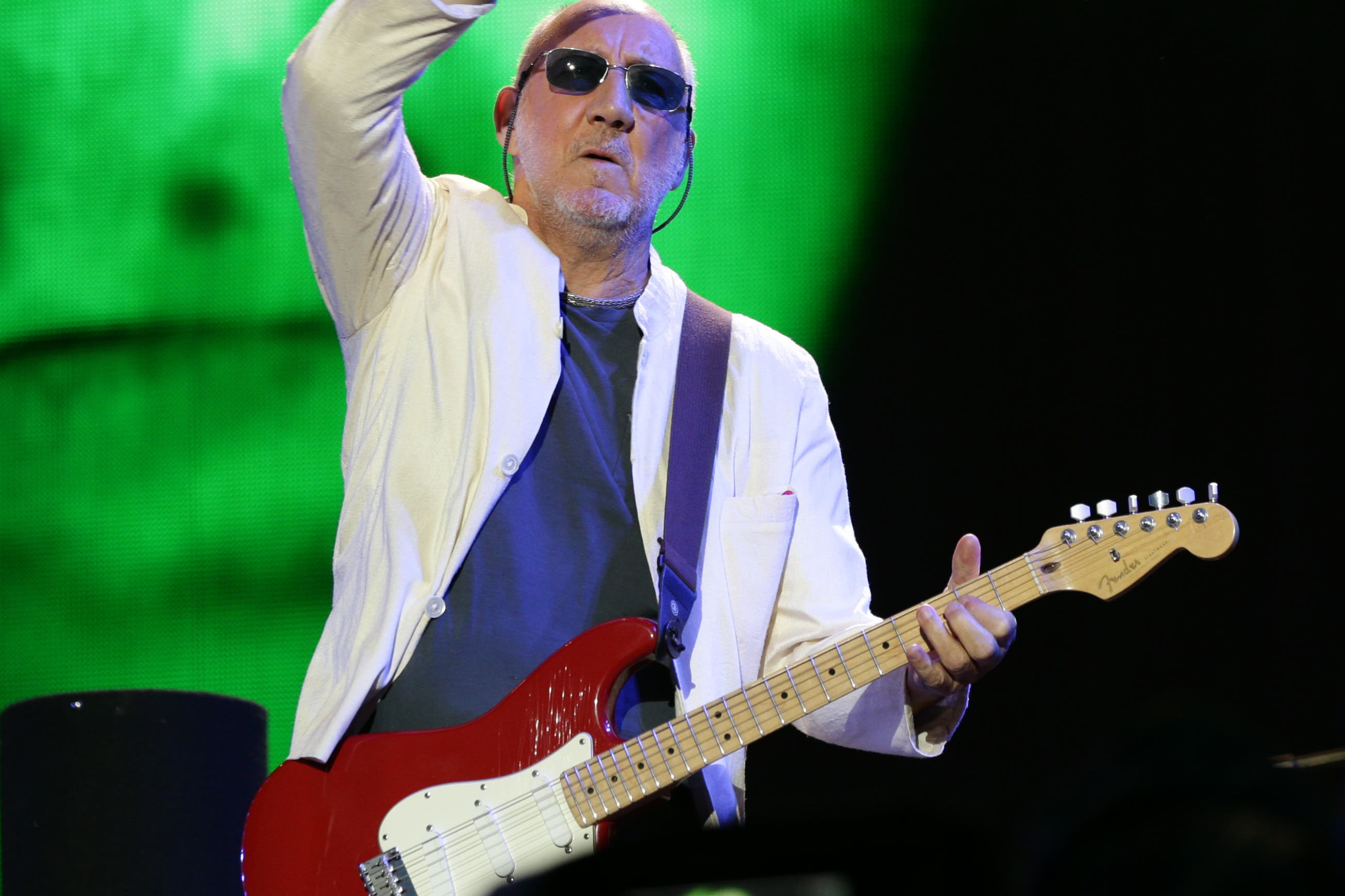 A guitar given by The Who rocker Pete Townshend to a friend whose own was stolen could fetch up to ?20,000 when it is auctioned next month (PA)