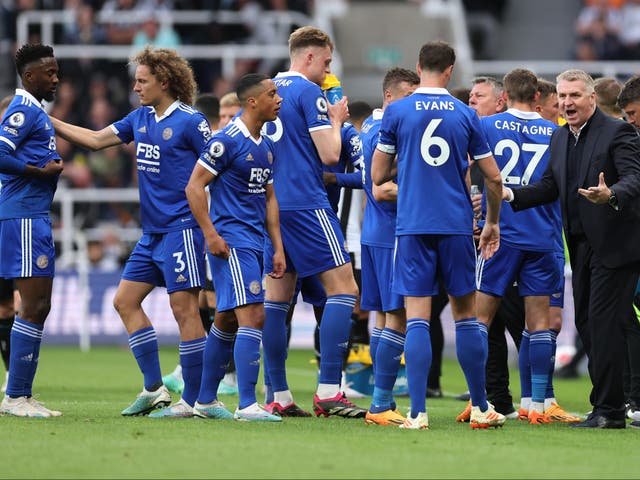 <p>Playing it safe? Dean Smith talks with his players during Leicester’s 0-0 draw with Newcastle on Monday </p>