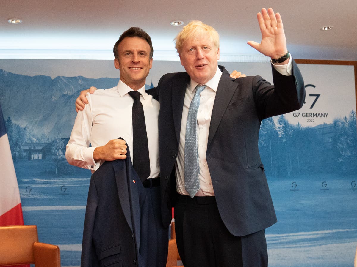 Boris Johnson &lsquo;imitates Macron with French accent&rsquo; at Republican event