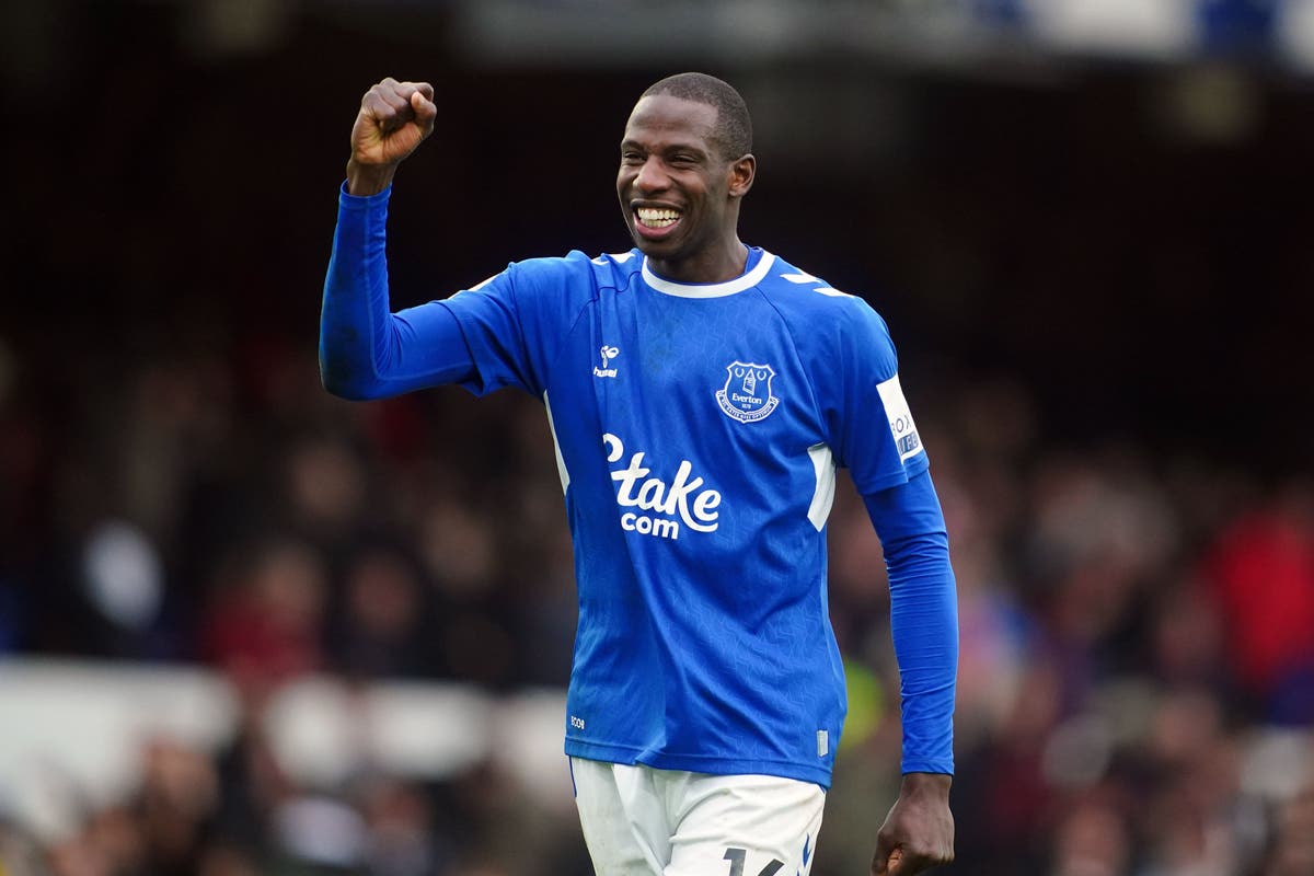 Everton activate option to extend Abdoulaye Doucoure&rsquo;s contract by 12 months